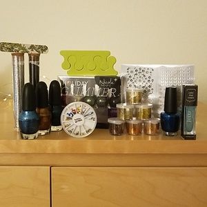 Glam nail kit - 22 items for $22